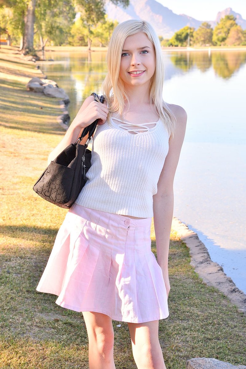 Еленка, 18 лет, 4 размер груди